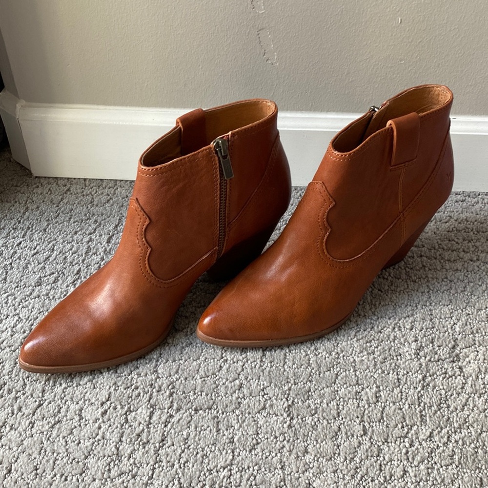 Western-look Bootie